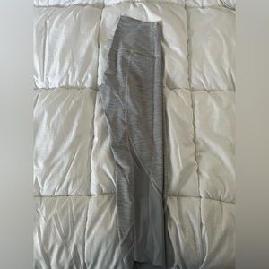 Lululemon Wunder Under White/Grey leggings size 6
